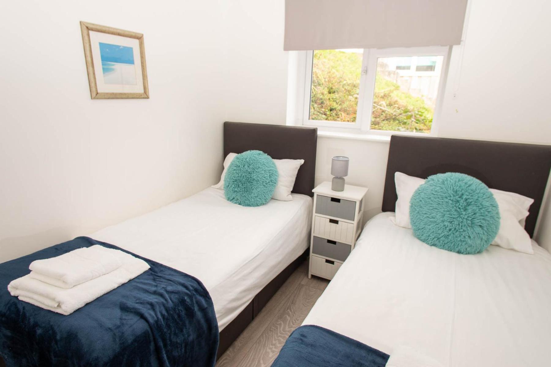 Pet Friendly Sea View Villa Millendreath Looe Szoba fotó