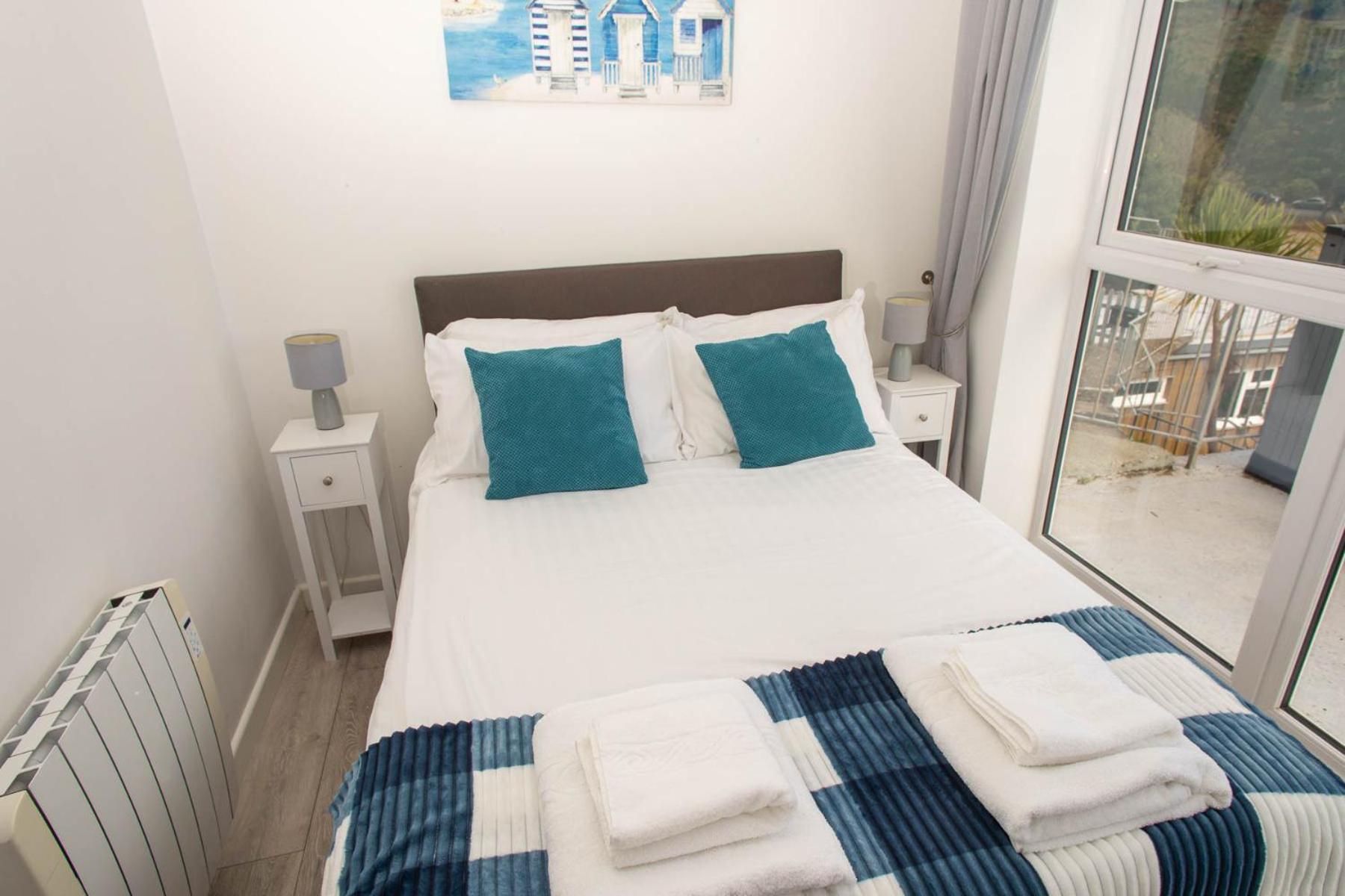 Pet Friendly Sea View Villa Millendreath Looe Szoba fotó